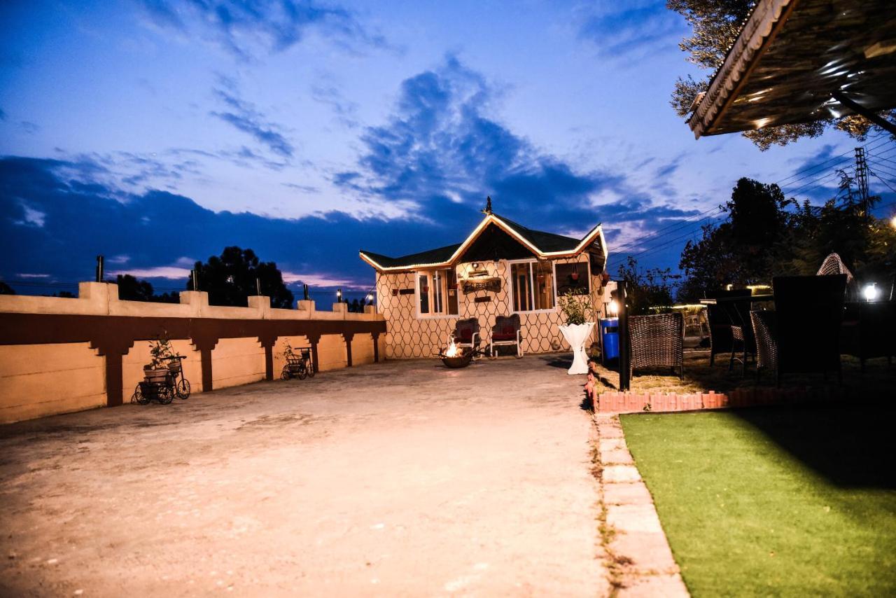 Republika Central Mansehra Exterior photo
